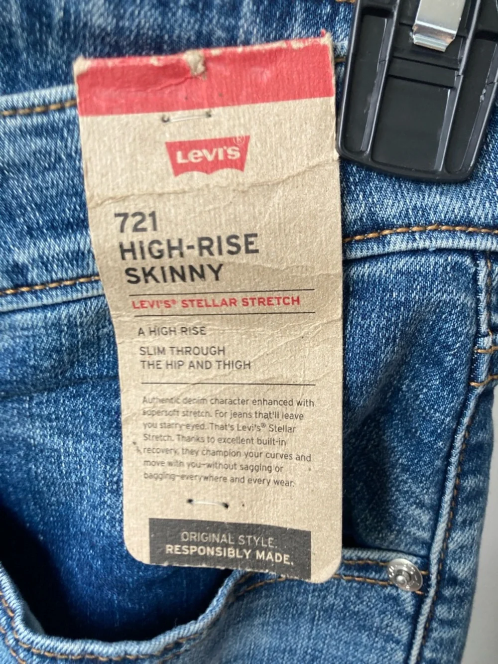 Levi’s 721 high rise skinny jean distressed raw hem stretch 30 X 30